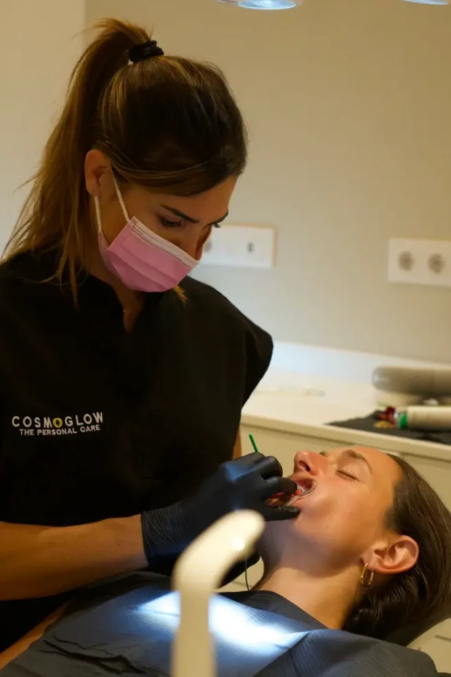 Professional teeth whitening assessment at COSMOGLOW in Barcelona